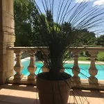 Le Hangar