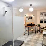 Le Hangar *