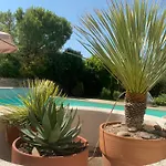 Le Hangar *