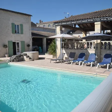 Le Hangar * Saint-Jean-dʼAngély