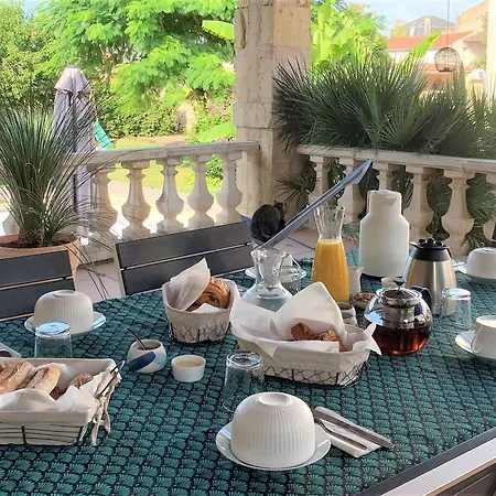 Homestay Le Hangar Saint-Jean-d'Angely