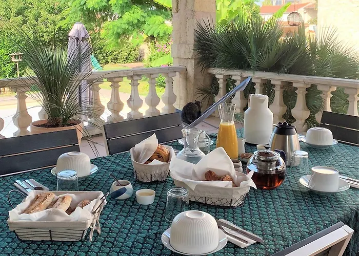 Homestay Le Hangar Saint-Jean-d'Angely